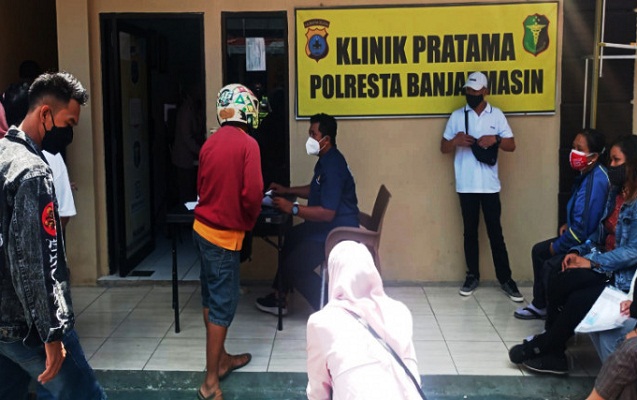 Klinik Pratama Polresta Banjarmasin gelar vaksinasi COVID-19.